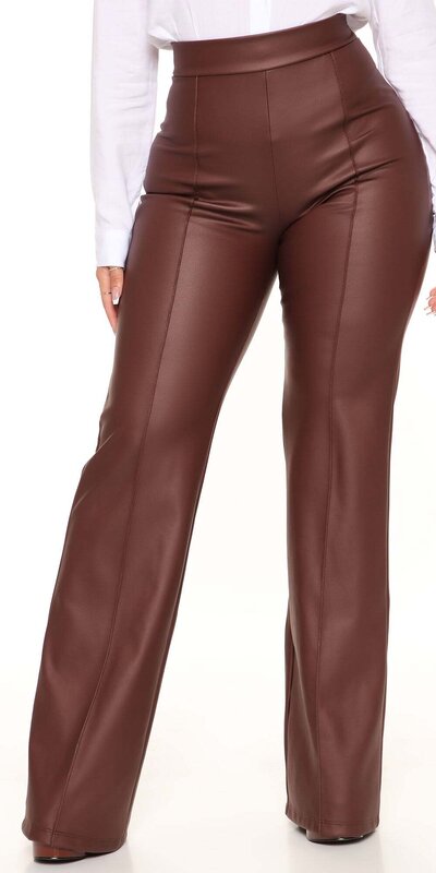 Hnedé koženkové elegantné nohavice s vysokým pásom a pukmi