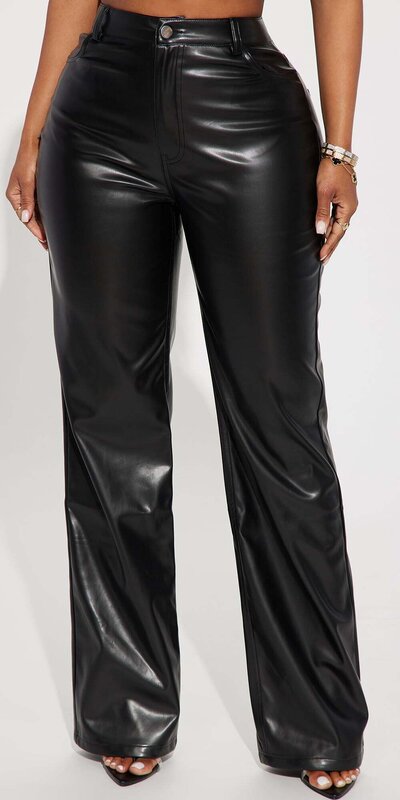 Čierne koženkové nohavice s vysokým pásom a širokým strihom