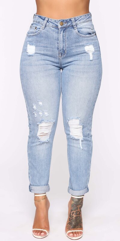Svetlomodré boyfriend džínsy s vysokým pásom a roztrhaným efektom