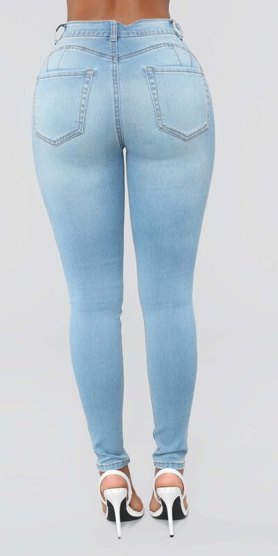 Svetlomodré skinny džínsy s vysokým pásom a formujúcim efektom