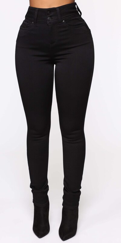 Čierne skinny džínsy s formujúcim efektom