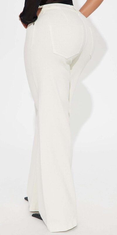 Krémové flare džínsy s vysokým pásom