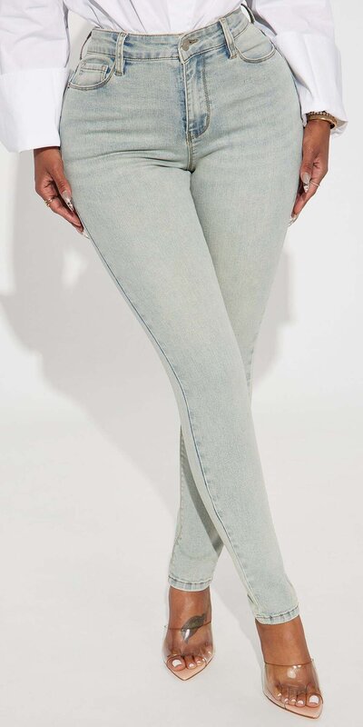 Svetlomodré tvarujúce skinny džínsy s vysokým pásom