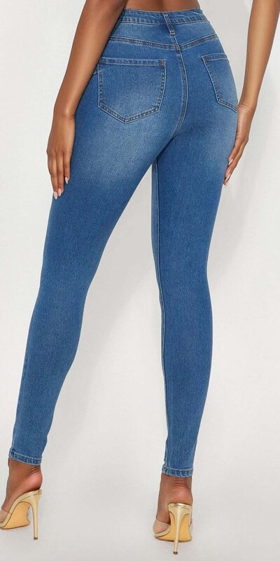 Stredne modré skinny rifle s predĺženým strihom