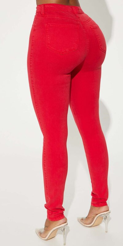 Červené skinny rifle s vysokým pásom