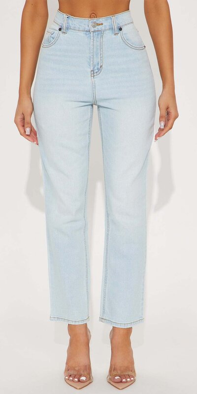 Svetlomodré rovné rifle s vysokým pásom v 90s štýle