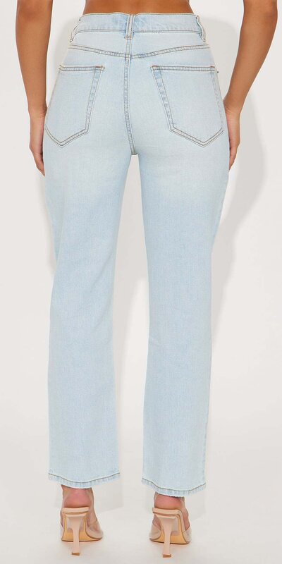 Svetlomodré rovné rifle s vysokým pásom v 90s štýle