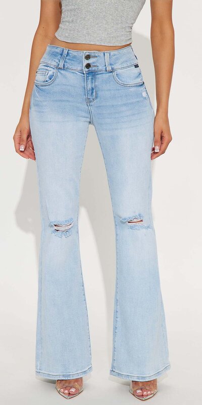 Svetlomodré rozšírené džínsy s roztrhaným efektom