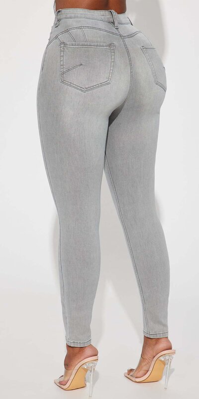 Šedé skinny džínsy s push up efektom a vysokým pásom