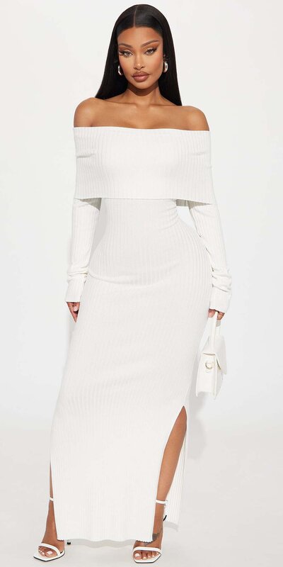 Biele maxi šaty s odhalenými ramenami a dvojitým rázporkom