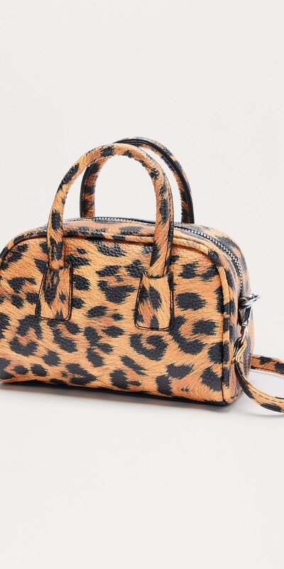 Hnedá mini satchel kabelka s leopardím vzorom a horným držadlom