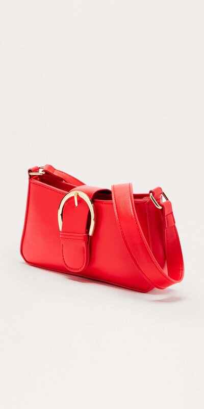 Červená ramenná kabelka z umelej kože s prackovým detailom