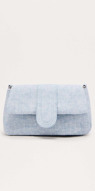 Svetlomodrá denimová ramenná kabelka s preklopným zapínaním