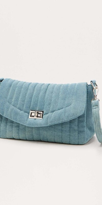 Svetlomodrá denimová crossbody kabelka s preklopným zapínaním