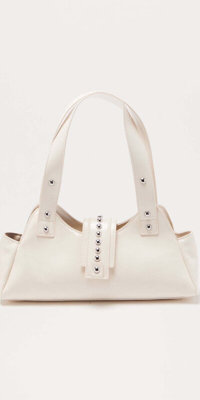 Krémová ramenná kabelka z umelej kože s cvokmi