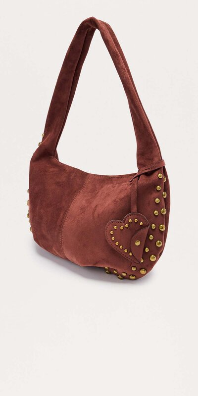 Hnedá kabelka z brúsenej kože so srdcovým detailom a cvokmi