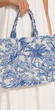 Modrá plátená tote kabelka s tropickým vzorom