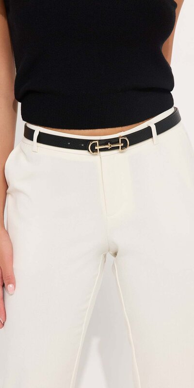 Set čierneho opasku a opasku s hadím vzorom