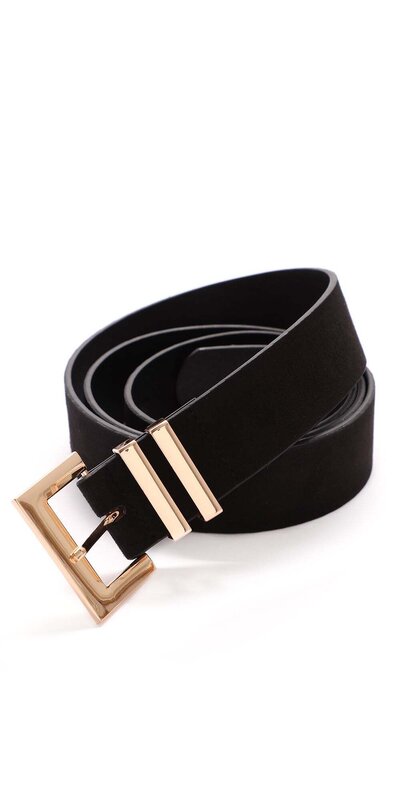 Čierny opasok so štvorcovou zlatou prackou