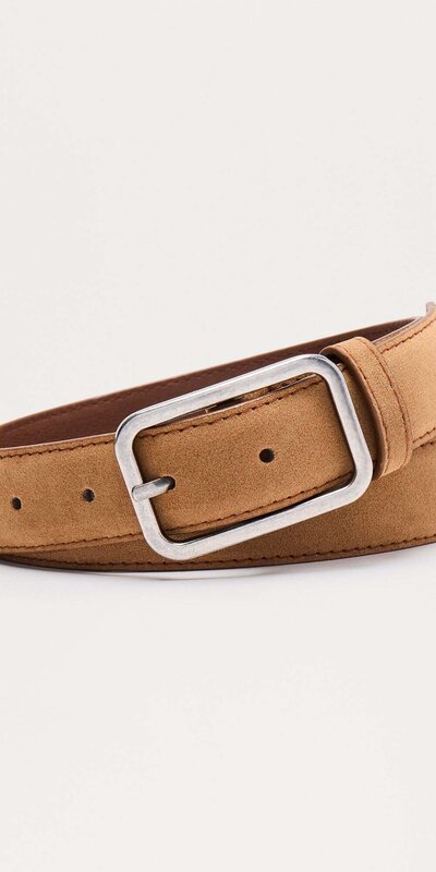 Béžový semišový opasok so štvorcovou prackou