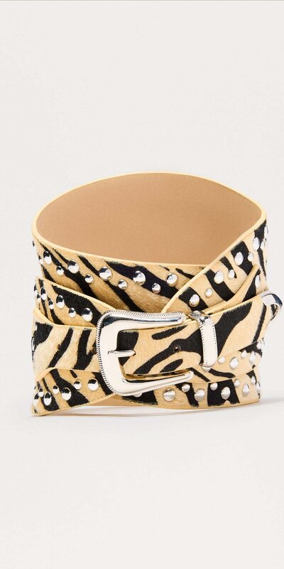 Hnedý široký opasok so zvieracím vzorom a vybíjaním