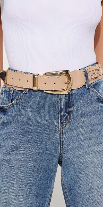 Béžový prepletaný opasok z umelej kože s kovovou prackou