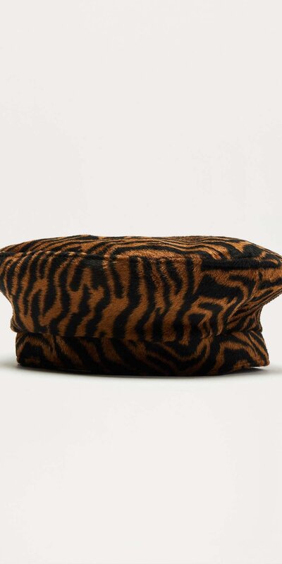 Hnedá zebrovaná baretka z jemného textilu