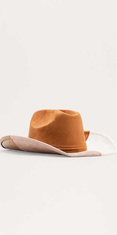 Hnedý fedora klobúk s farebným blokom zo semišového efektu