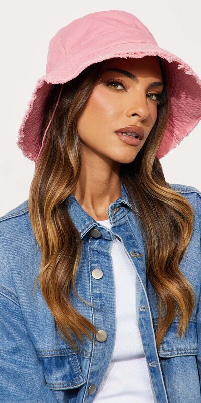 Ružový bucket klobúk s ošúchaným efektom a šnúrkou