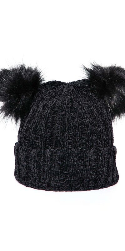 Čierna zimná čiapka s brmbolcom z jemného polyesteru