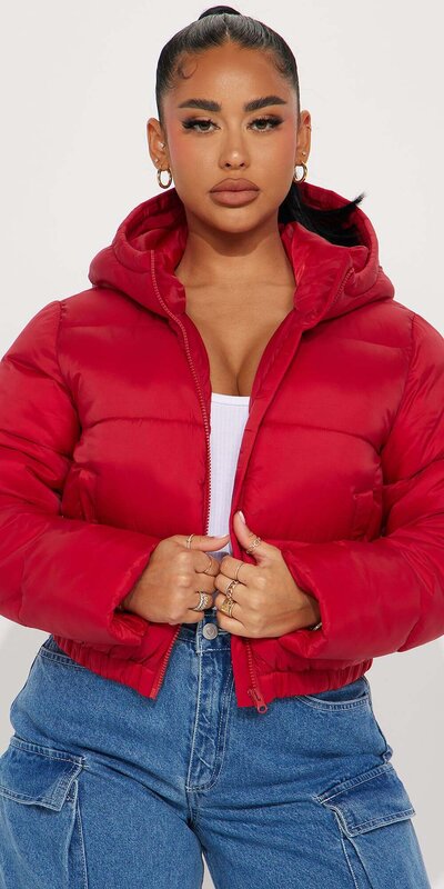 Luxusná červená puffer bunda s kapucňou Červená