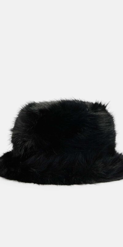 Čierny kožušinový bucket klobúk oversized