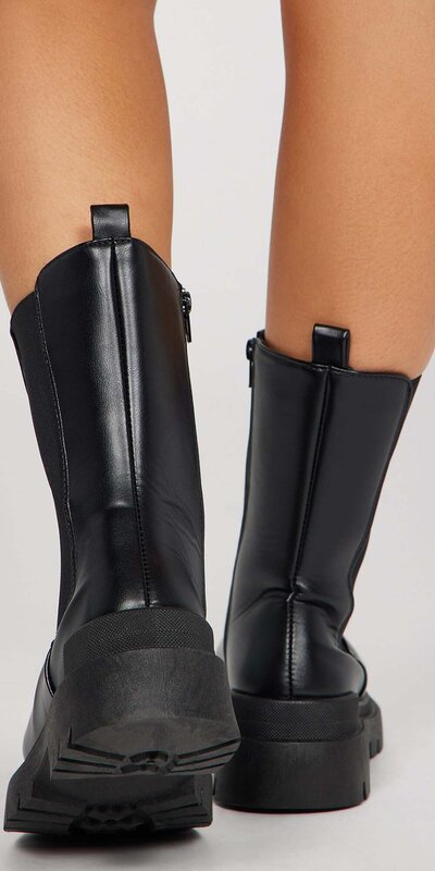 Čierne kožené chelsea členkové čižmy s nízkym podpätkom