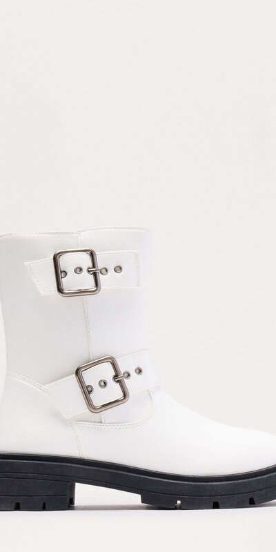Biele kožené členkové čižmy s prackami