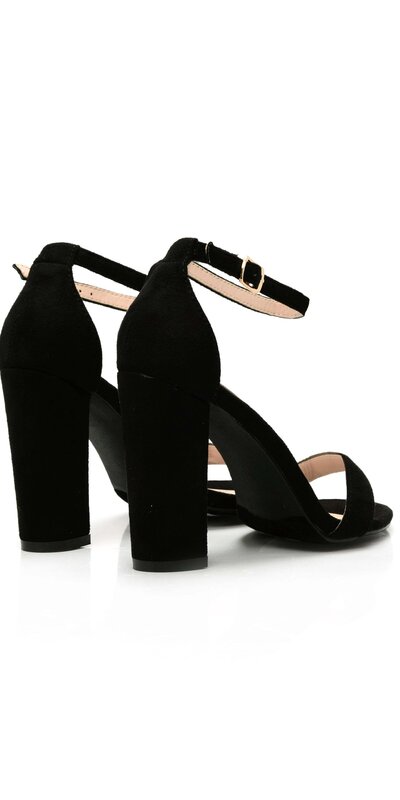 Čierne semišové sandále s tenkým remienkom