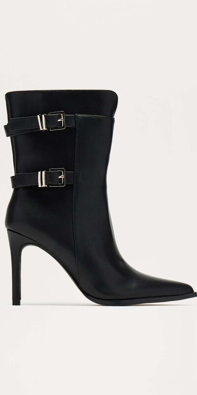 Čierne kožené členkové čižmy s prackami a vysokým ihličkovým podpätkom