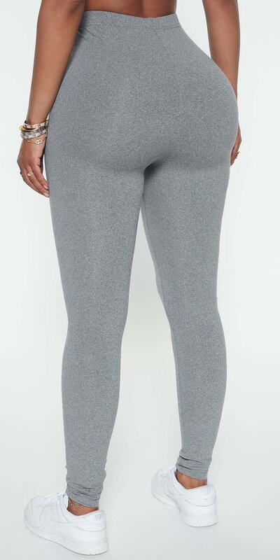 Teplákové legíny s vysokým pásom v šedej farbe