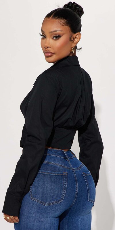 Čierna popelínová košeľa s korzetovým efektom