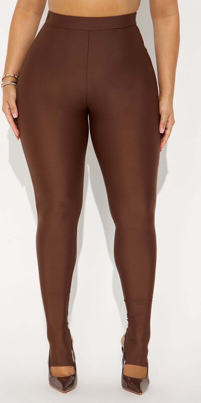 Lesklé hnedé trikotové legíny s vysokým pásom a pätkovým detailom
