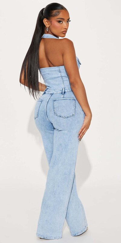 Džínsový overal na ramienka v svetlom odtieni