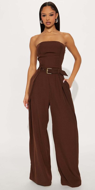 Čokoládový overal bez ramienok s opaskom