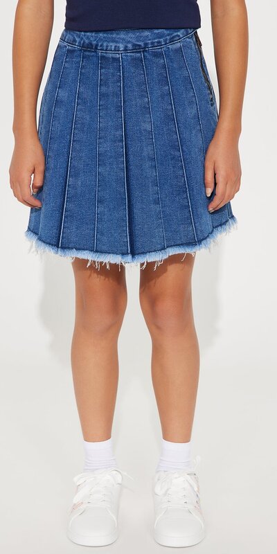 Detská rifľová skladaná mini sukňa Helen v stredne modrej farbe