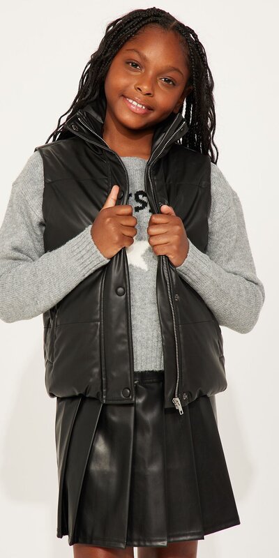 Čierna detská vesta z umelej kože