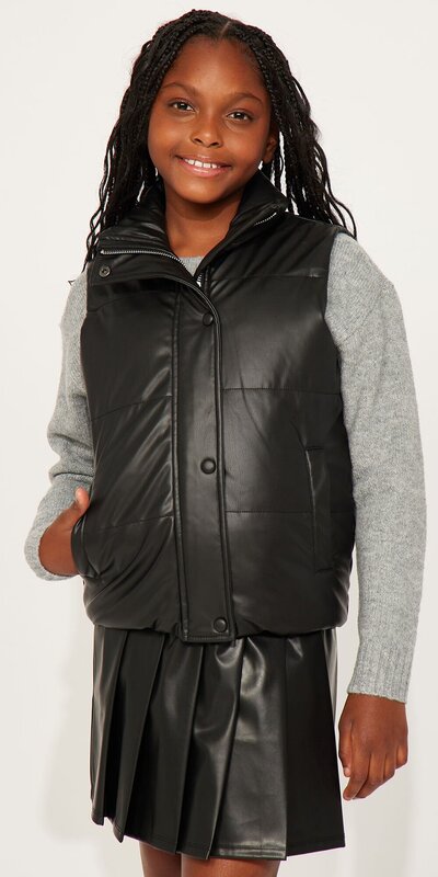 Čierna detská vesta z umelej kože
