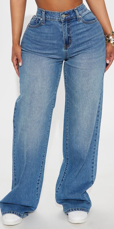 Modré široké džínsy s klasickým strihom