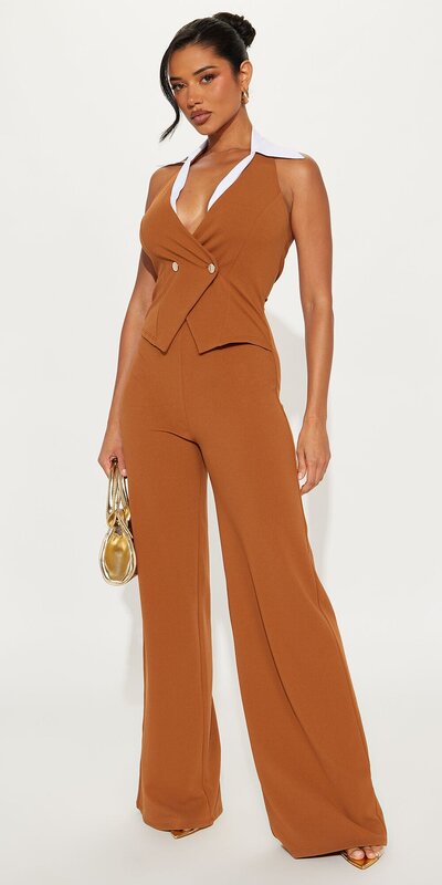 Mocha overal so širokými nohavicami a otvoreným chrbtom