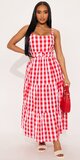 Červeno-biele kockované maxi šaty s opaskom a volánmi