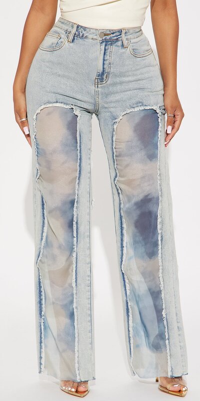 Svetlomodré batikované džínsy so širokými nohavicami a vysokým pásom