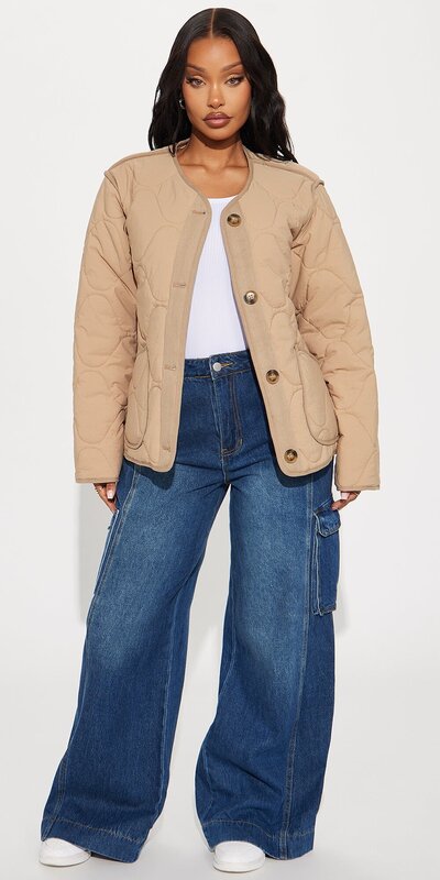 Béžová prešívaná ľahká bunda so zapínaním na cvoky