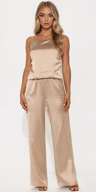 Béžová saténová súprava s topom a širokými nohavicami